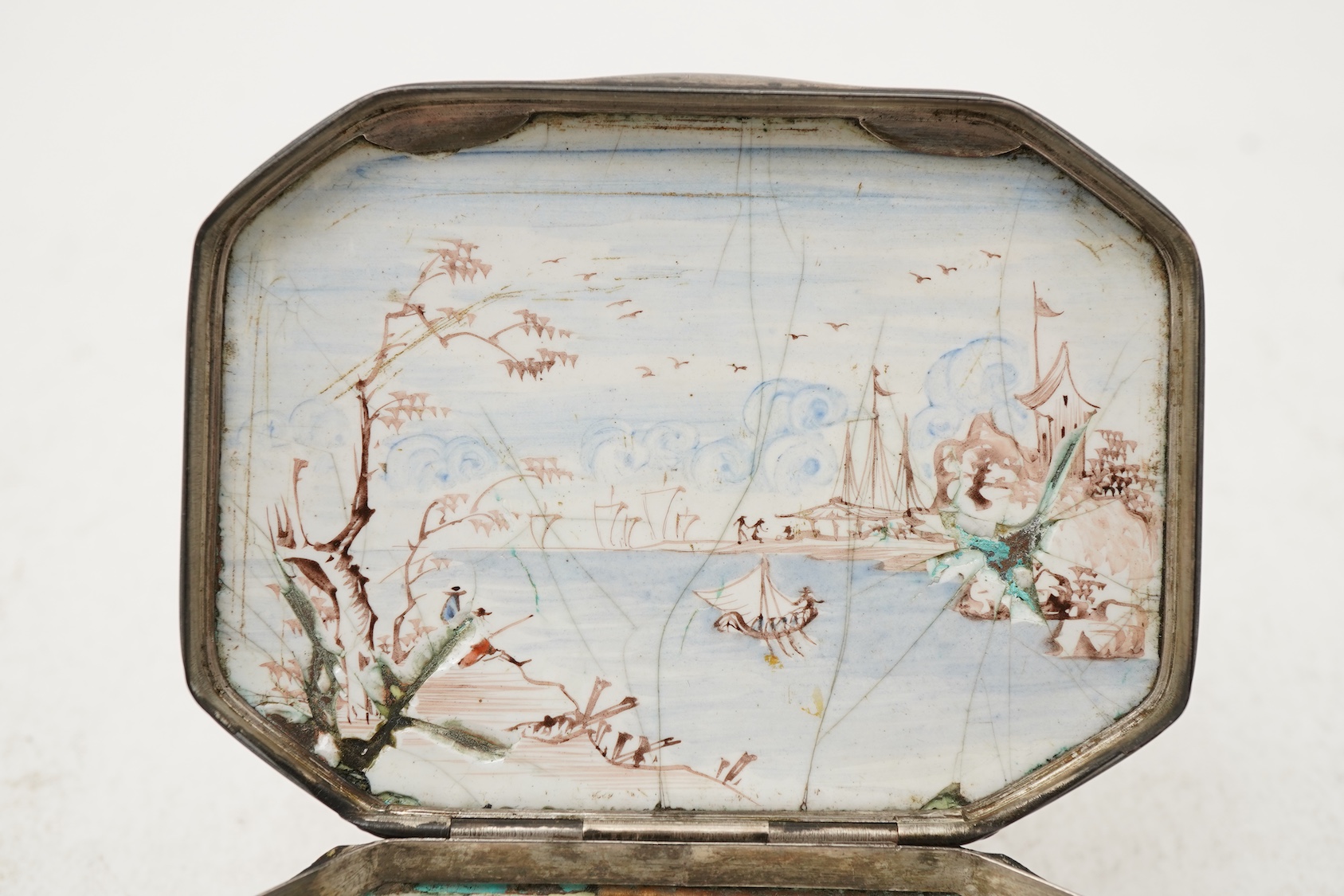 A Chinese Guangzhou enamel European subject snuff box, 18th century